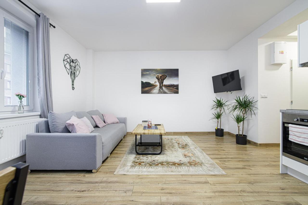 Apartment Hotel Stud Mb Ostrava Exteriör bild